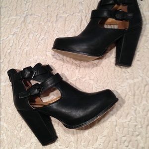 Forever 21 black heels