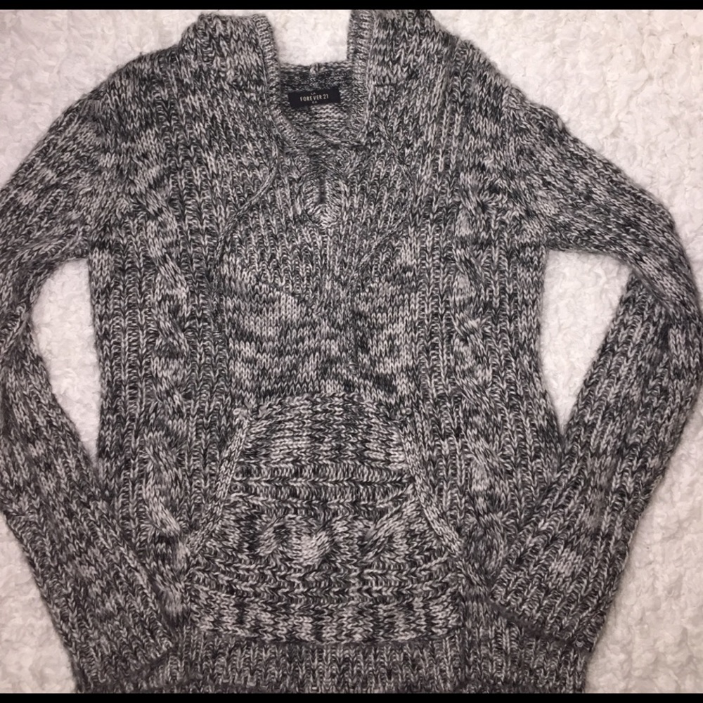 Forever21 pullover knit hoodie