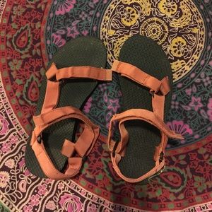 Teva orange sandals 😊