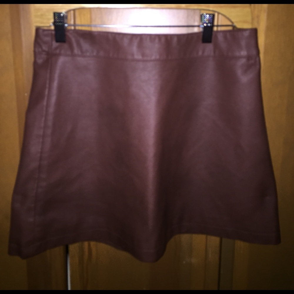 Fake leather skirt