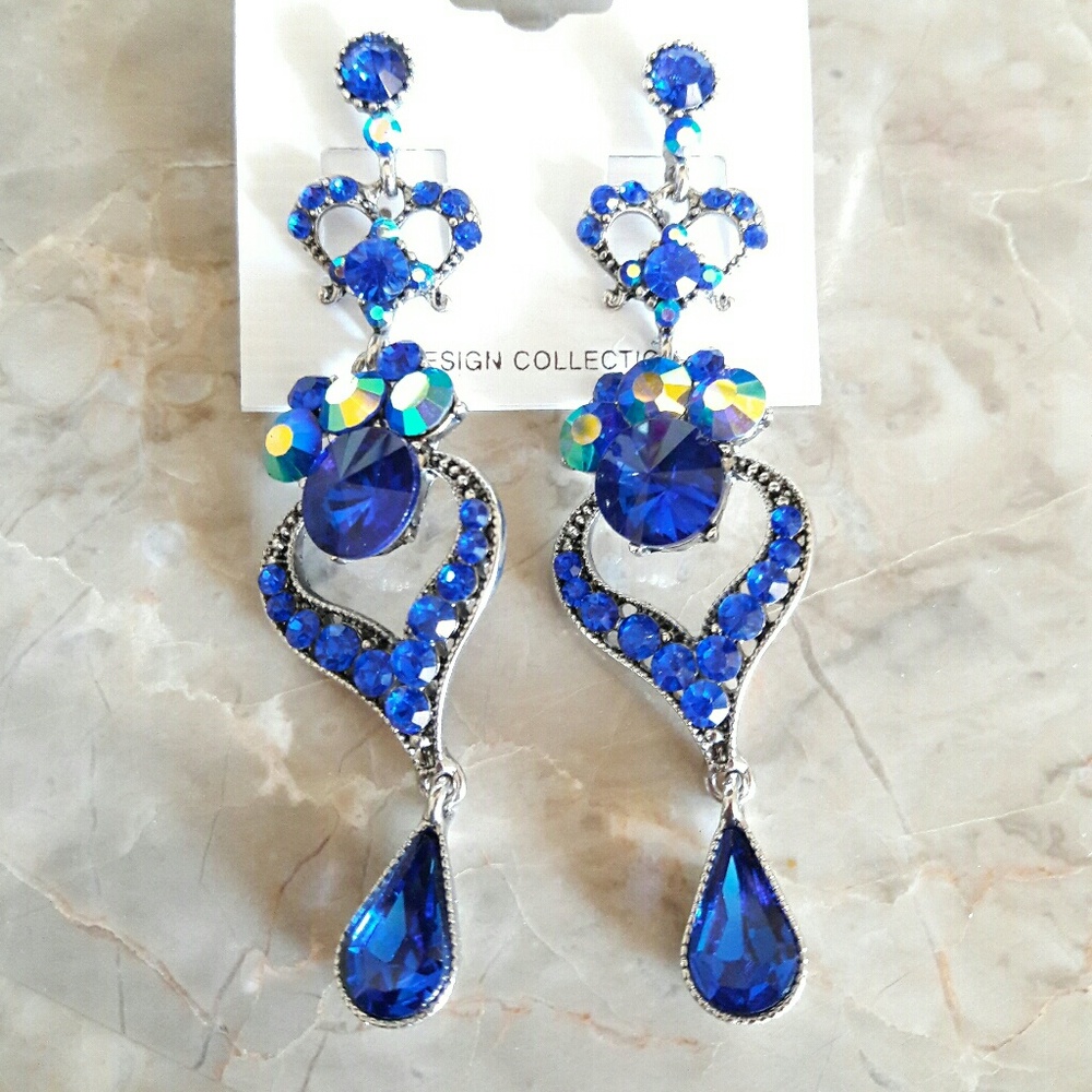 🆕Crystal Rhinestone Heart Dangle Earrings🆕