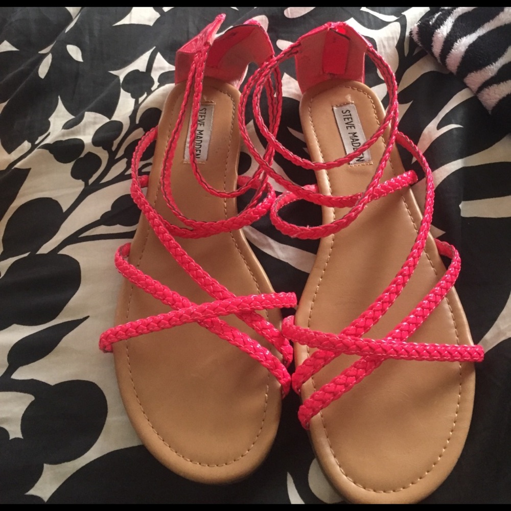 HOT PINK STEVE MADDEN SANDALS