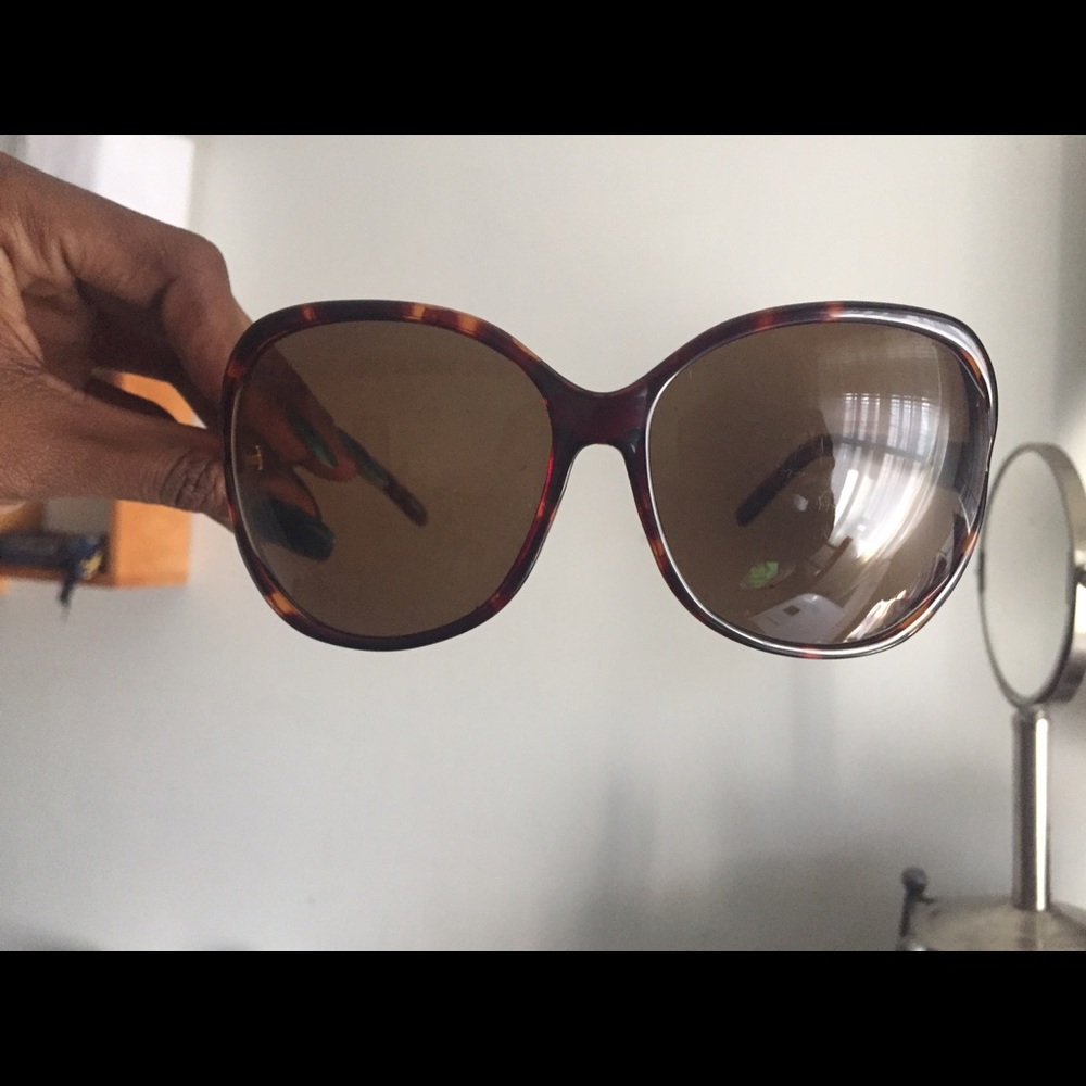 Brown sunglasses