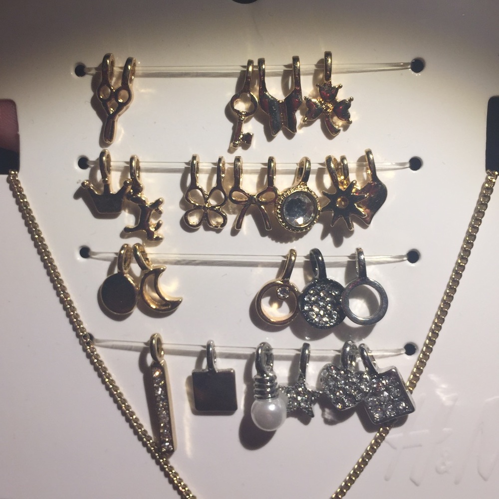 Customizable gold chain necklace