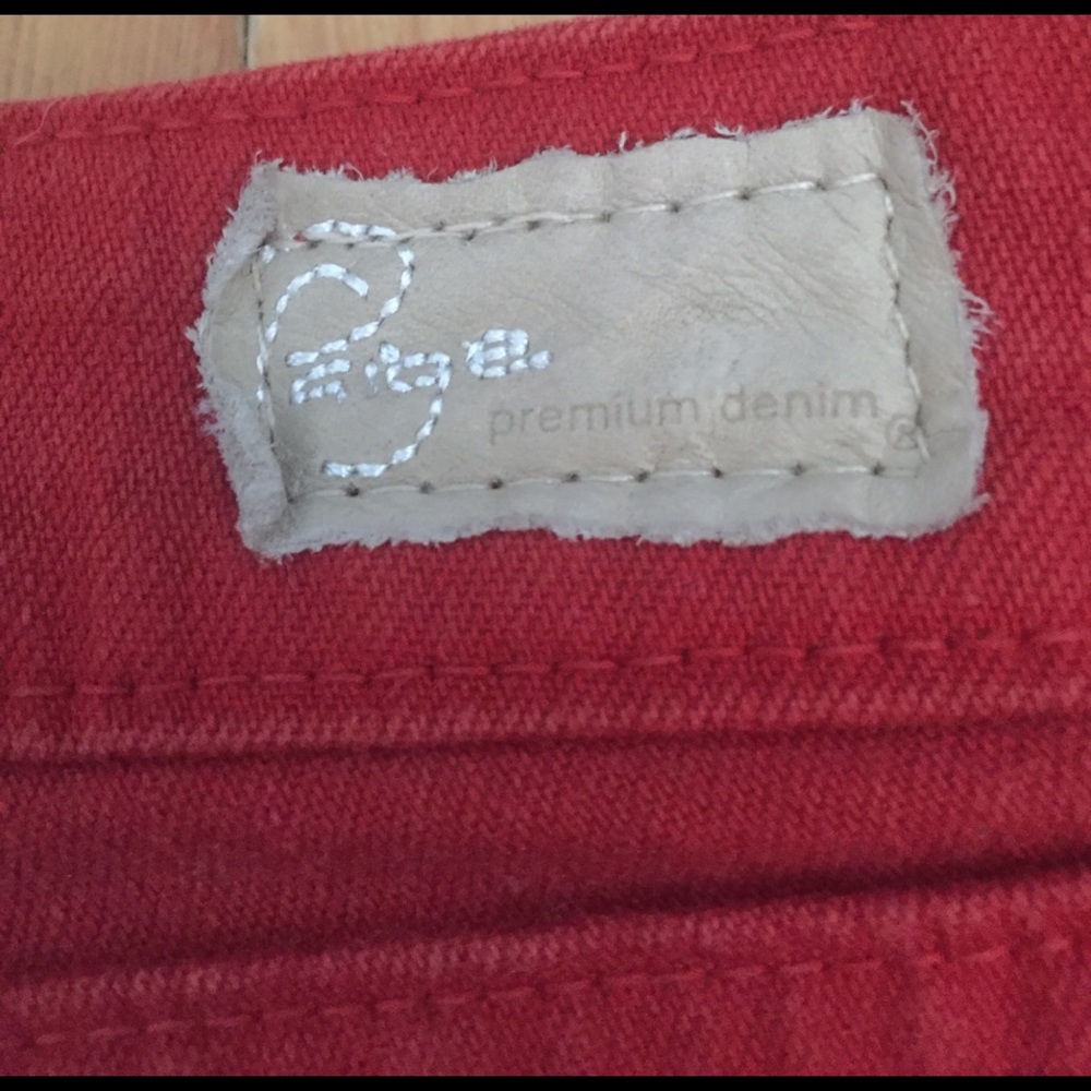 Paige denim canyon short in sunlight