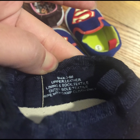 Baby's shoes. - Picture 2 of 5