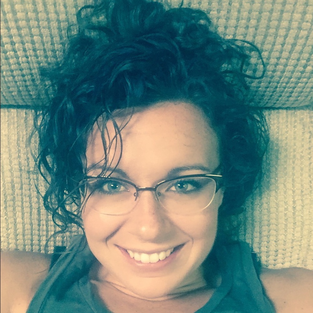 Meet your Posher, Roxanna