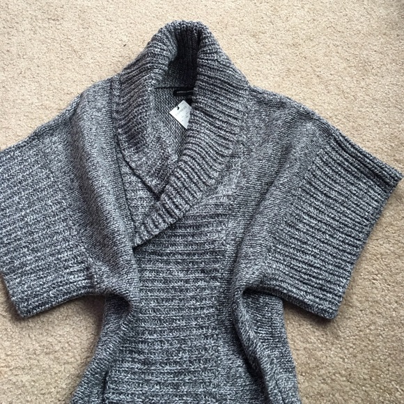 Beautiful elegant  gray wide sleeves sweater - Picture 1 of 4