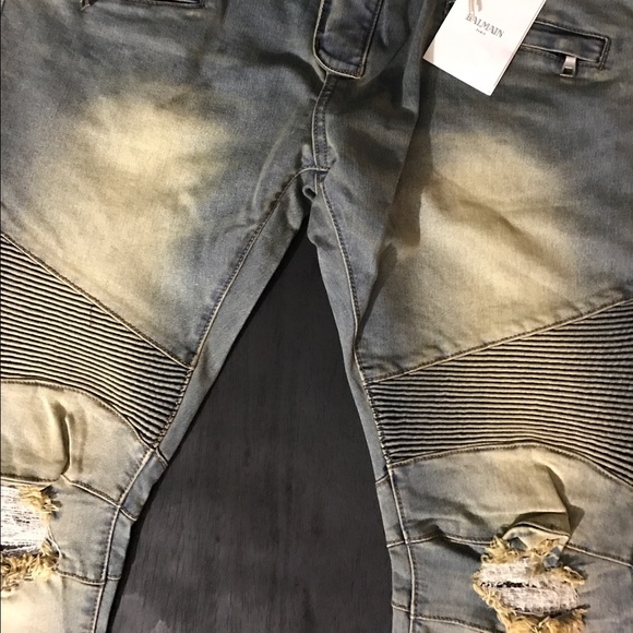 Balmain - Picture 2 of 4