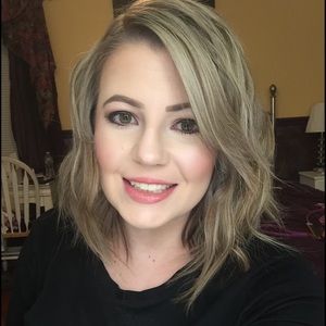 Meet your Posher, Alicia