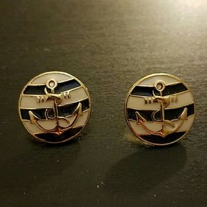 Anchor stud earrings