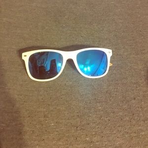Brand New Unisex Chester & West sunglasses