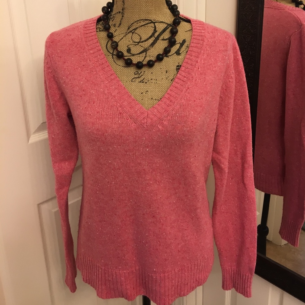 Women's v neck sweater Large in pink