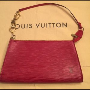 Louis Vuitton Pochette!