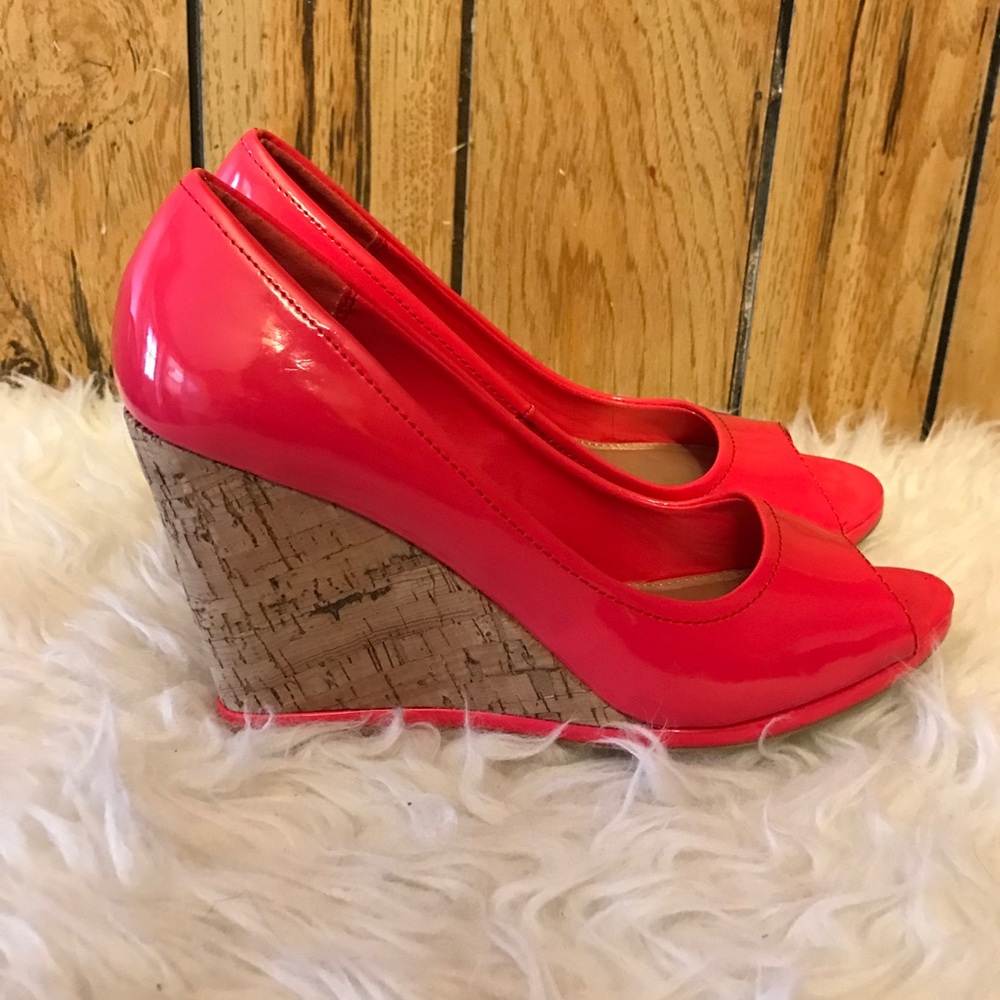 Attention shoes