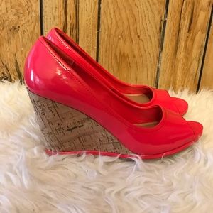 Attention shoes
