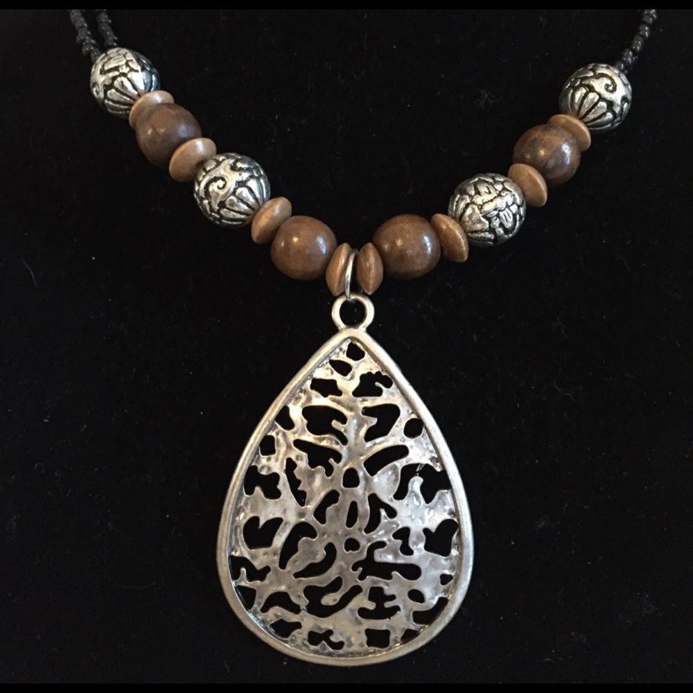 Beaded Necklace with Large Pendant & Earrings