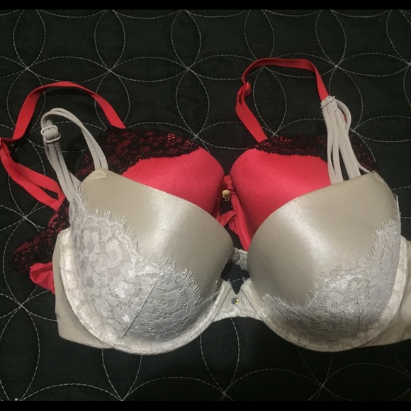 Victoria's Secret Bras - Picture 1 of 3