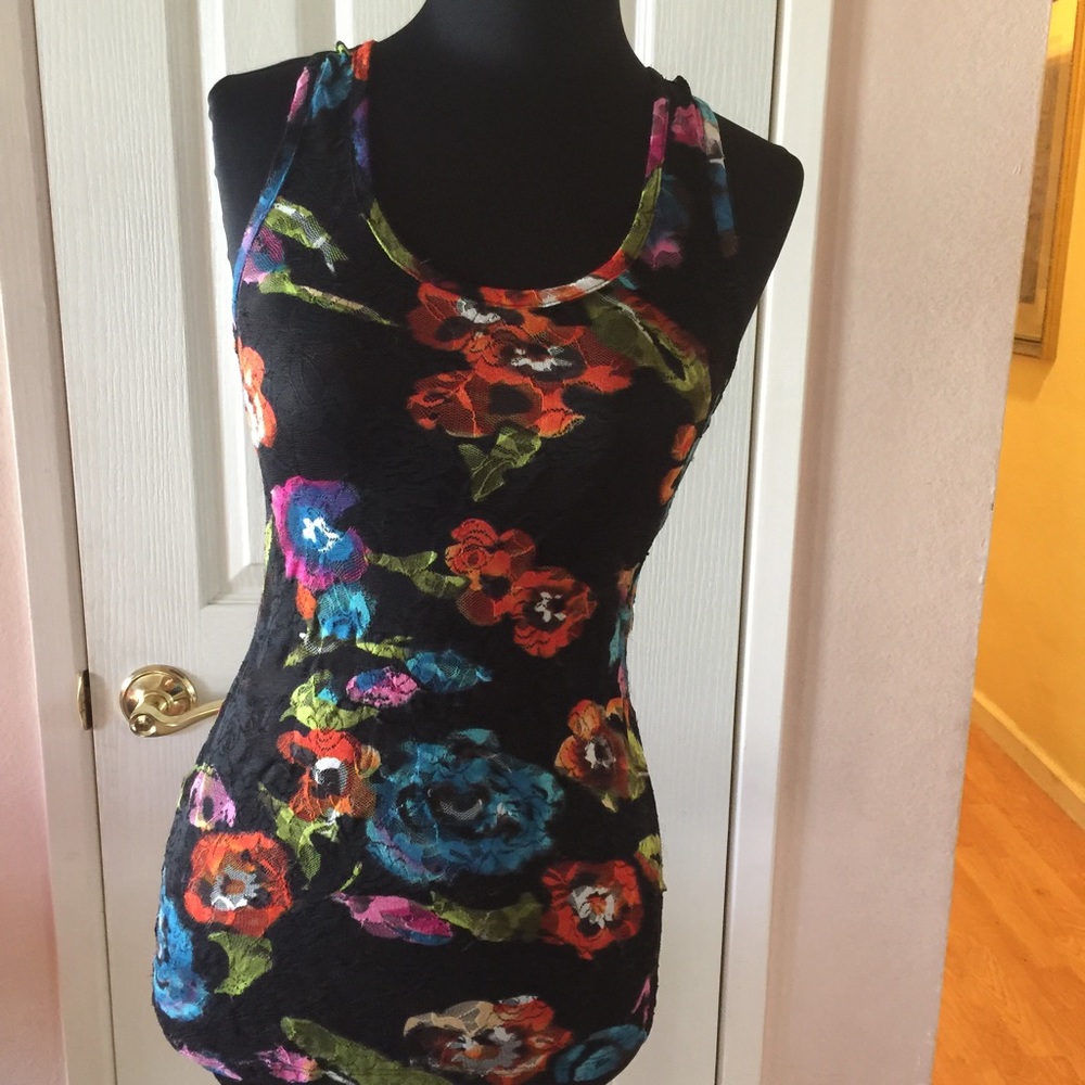 Almost Famous Lace Print Flowers 🌺 Tank Top sizeM