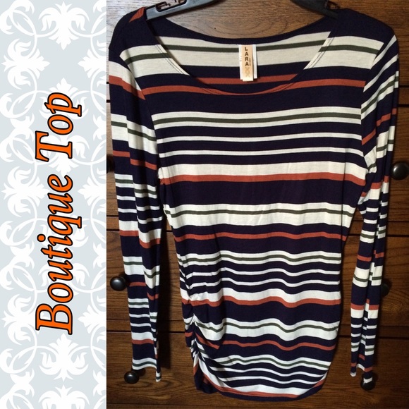 Boutique Tops - BNWOT Boutique Top  w/ruching sides