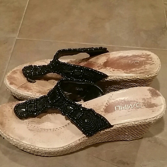 Wedge - Picture 2 of 4