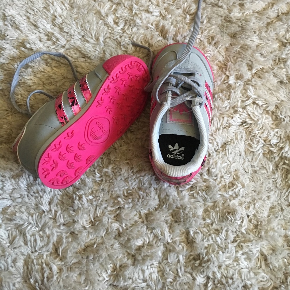 Shoes - Picture 2 of 3