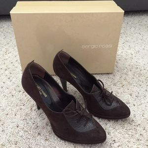 Sergio Rossi brown short ankle heel boot size 36 Sergio Rossi brown short ankle heel boot size 36