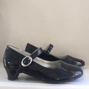 Girls Patent Leather Dress Shoes Size 12.5