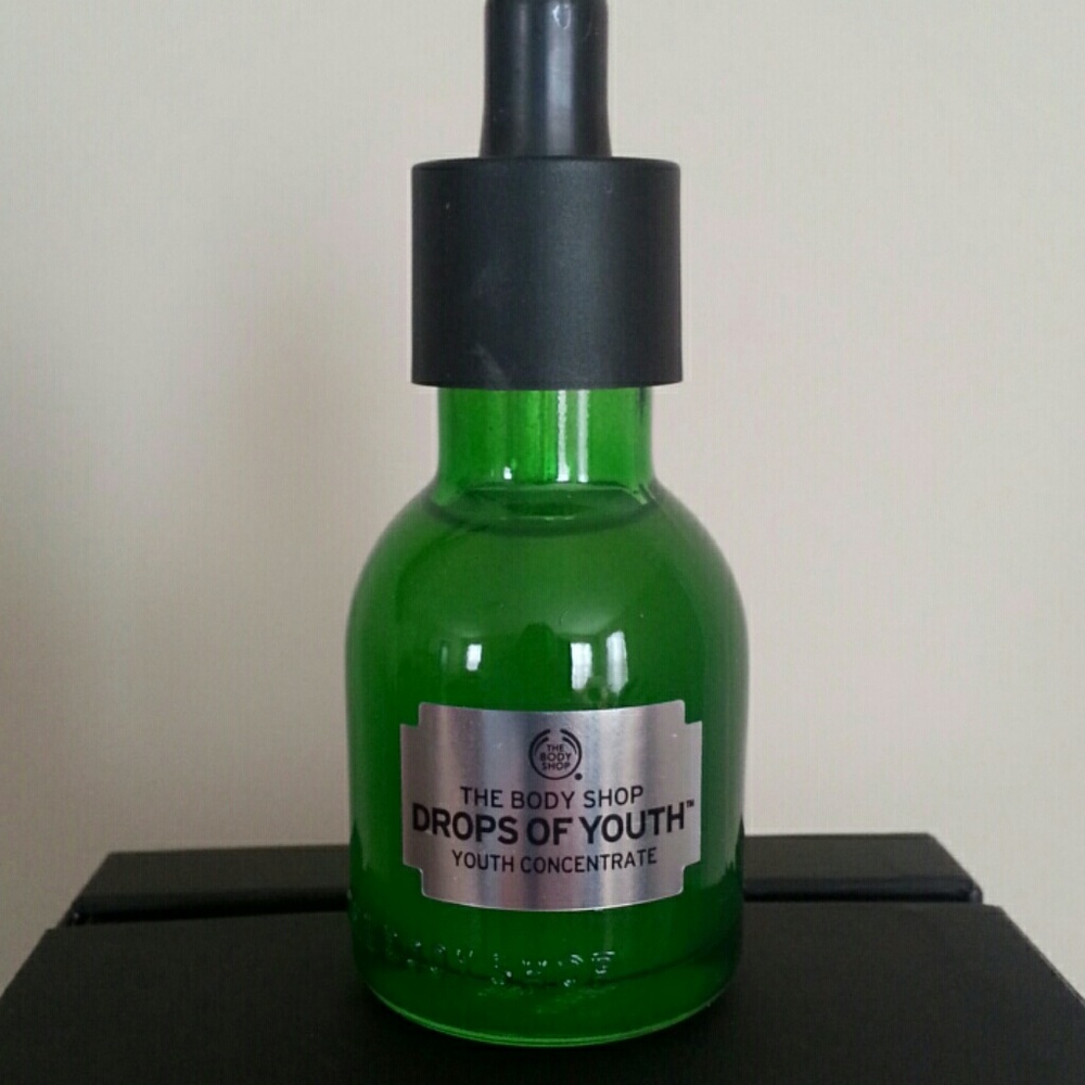 The Body Shop Drops of Youth concentrate facial se