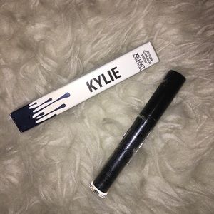Kylie Liquid Metal KyMajesty