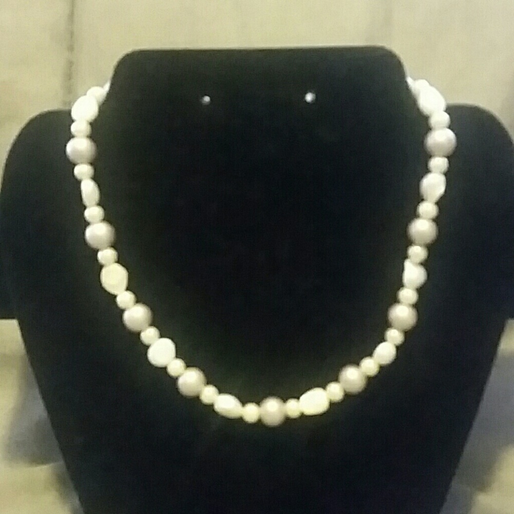 Handmade pearl necklace