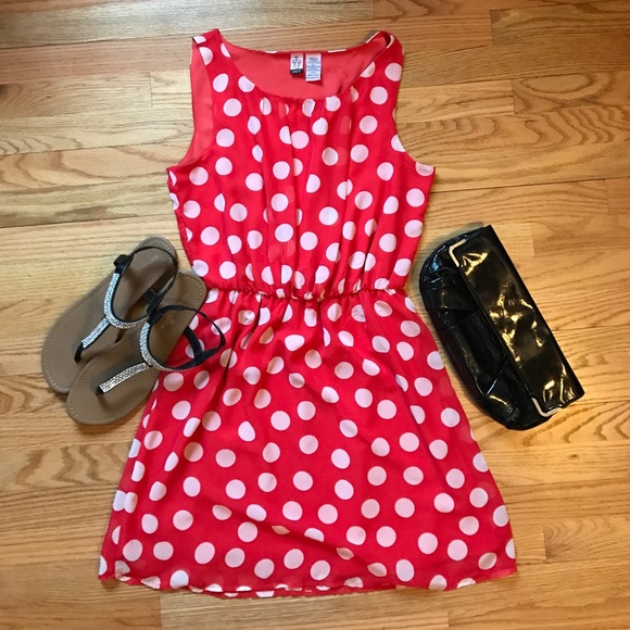 love on a hanger Dresses & Skirts - 🎉HP 3.19.17🎉 LOVE ON A HANGER: polka dot midi