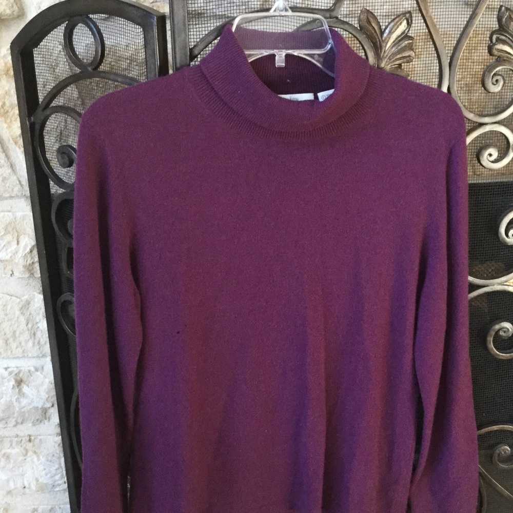 Neiman Marcus Cashmere Collection sweater.
