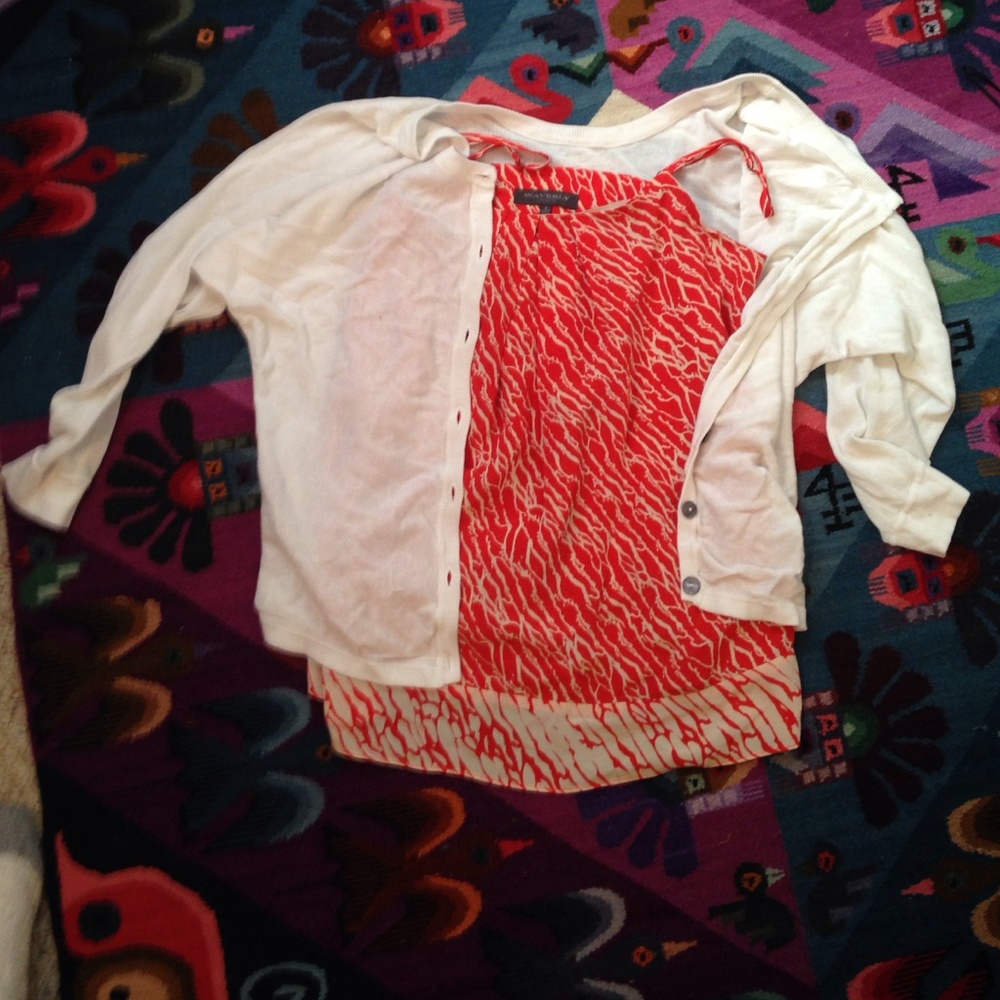 Coral and white pleated top w cutout in back