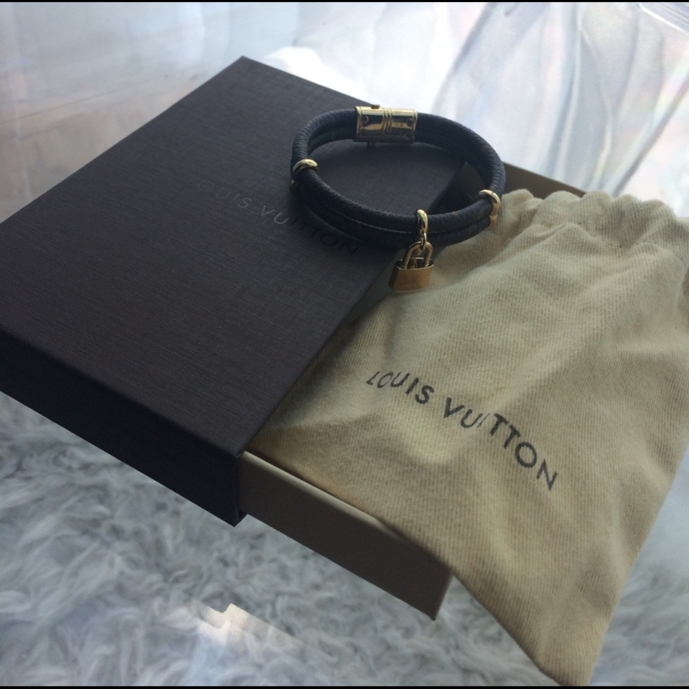 SOLD LOUIS VUITTON Keep it Twice Monogram Bracelet - Picture 6 of 6