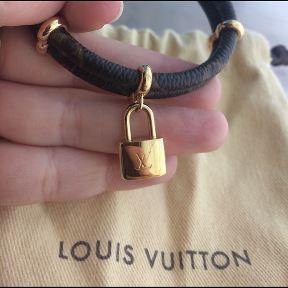 SOLD LOUIS VUITTON Keep it Twice Monogram Bracelet - Picture 4 of 6