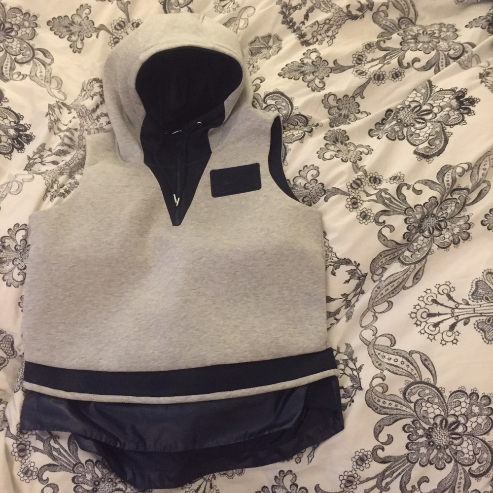 Nike vest