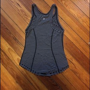 Lululemon tank top (stripe/no bra/sz 4)