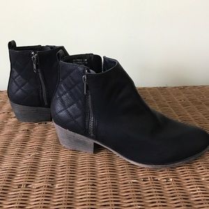 Never worn Steve Madden Booties