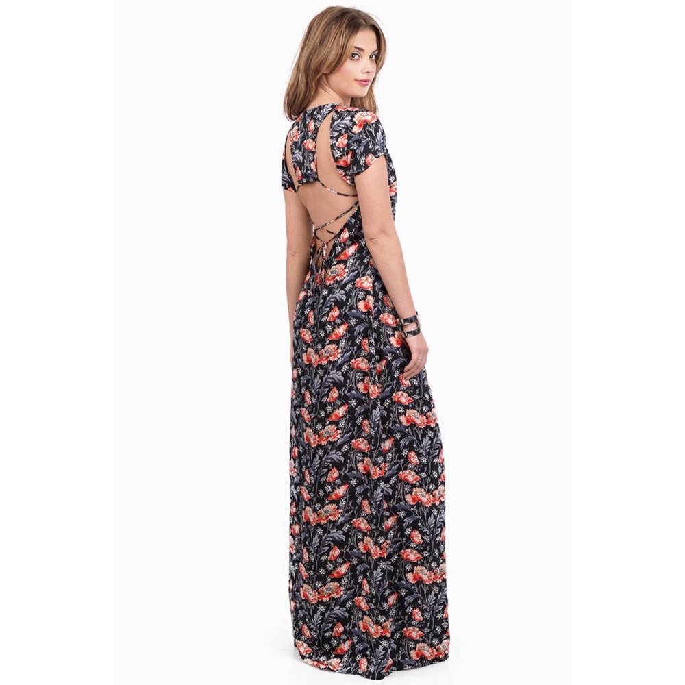 Tobi natural wonders maxi dress in black floral