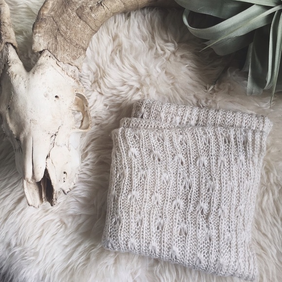 American Eagle Outfitters Accessories - AE/ infinity scarf