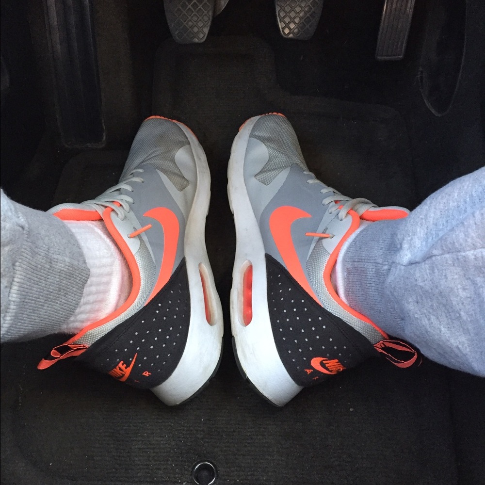Nike Air Tavas