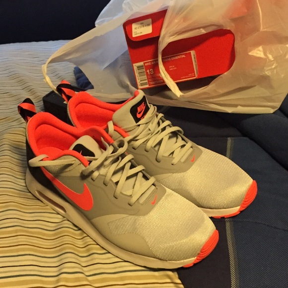 Nike Air Tavas - Picture 3 of 3