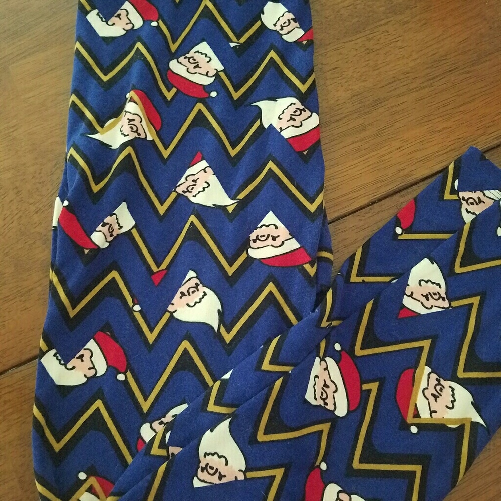 one size lularoe santa leggings