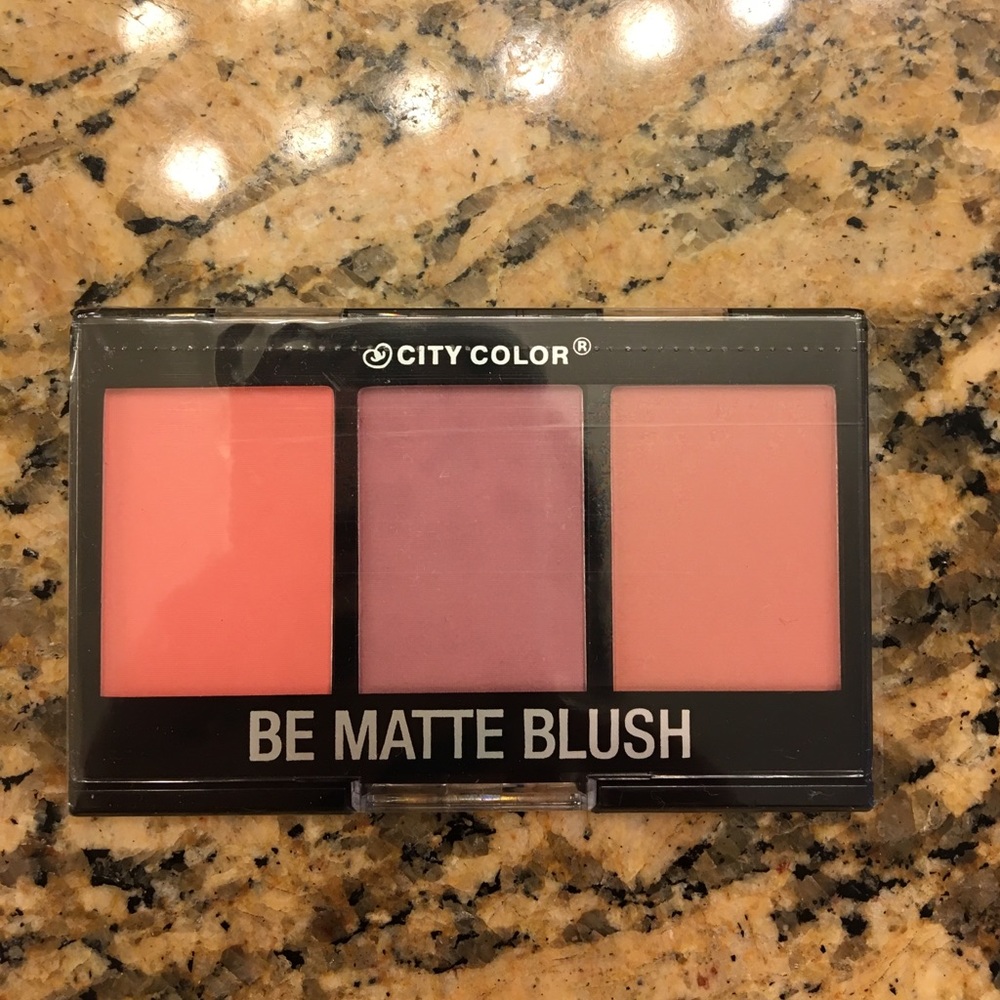 City color Be Matte blush trio NEW