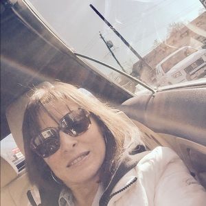 Meet your Posher, Lea