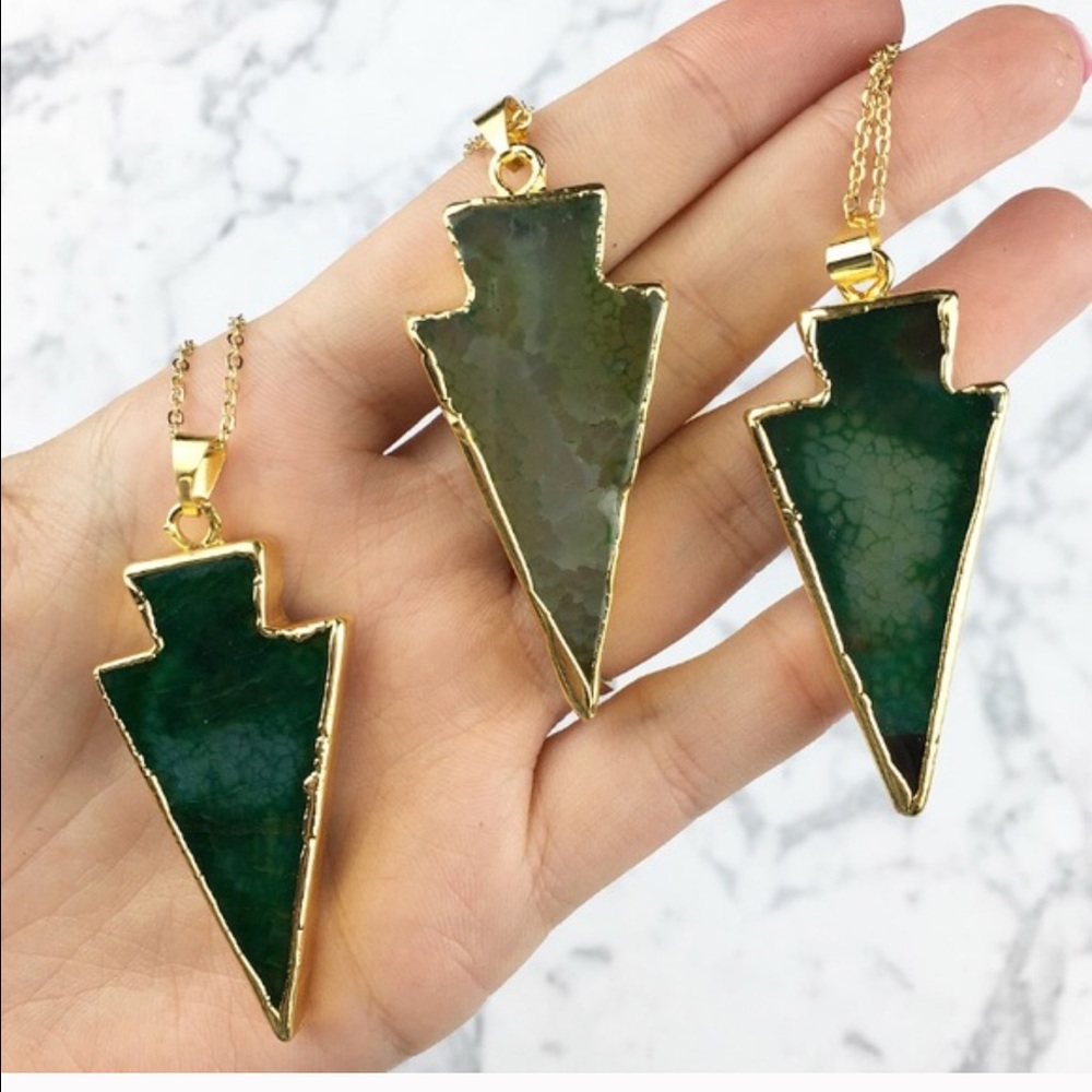 Deep green pendant necklace