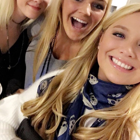 Meet your Posher, Victoria - Picture 2 of 2