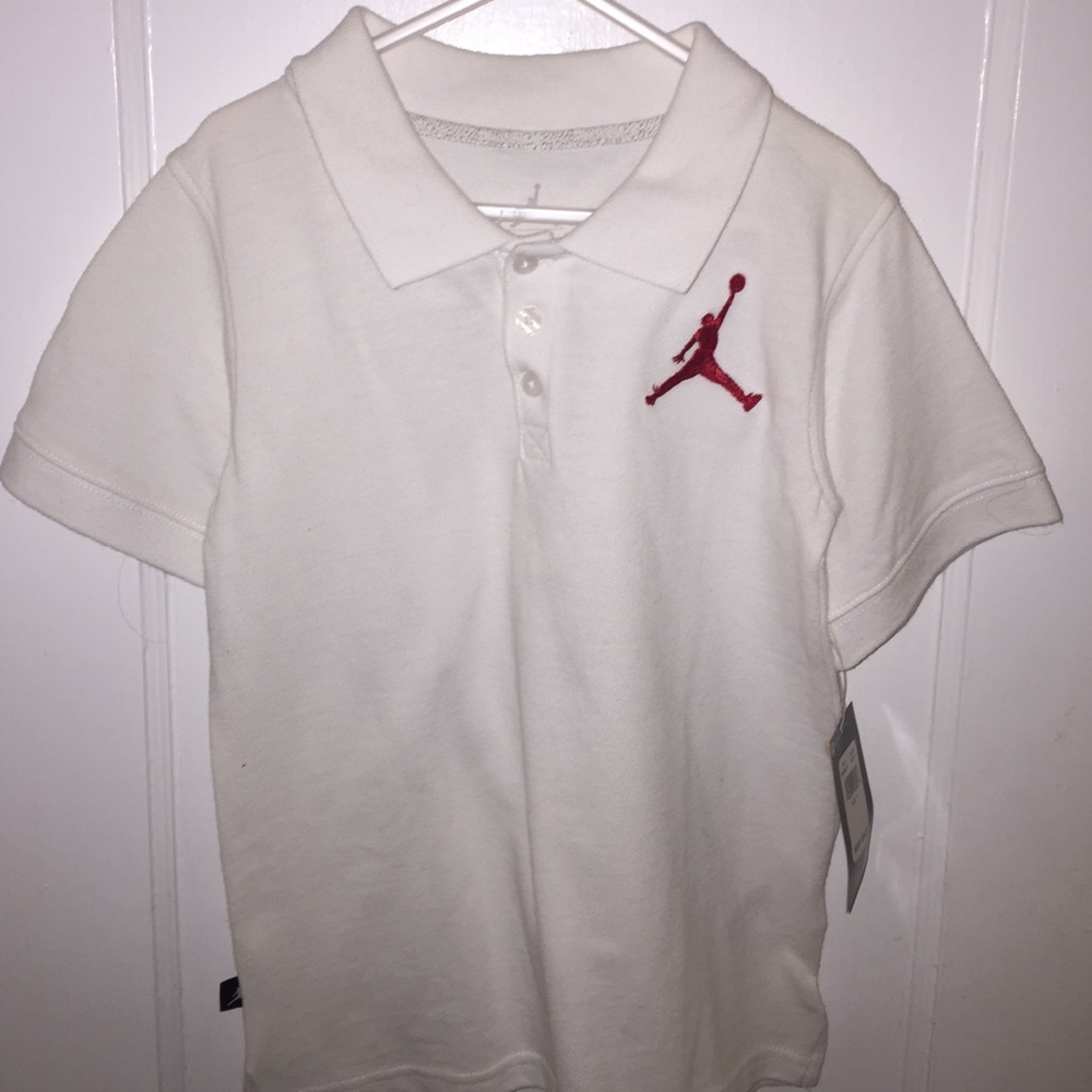 Boys White Nike Polo Shirt. Size 7.