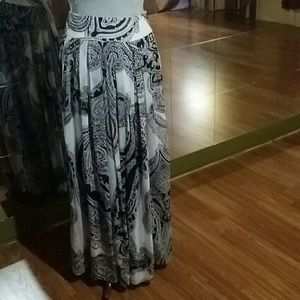 White House Black Market Skirt size 8